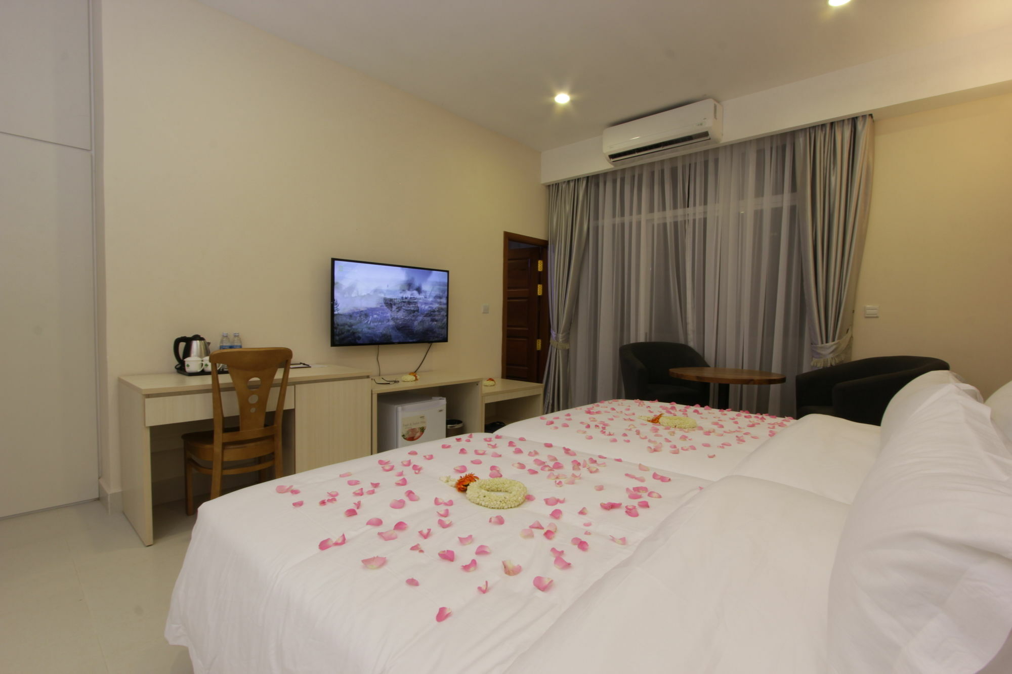 פנום פן Yazhou Foryou Hotel מראה חיצוני תמונה